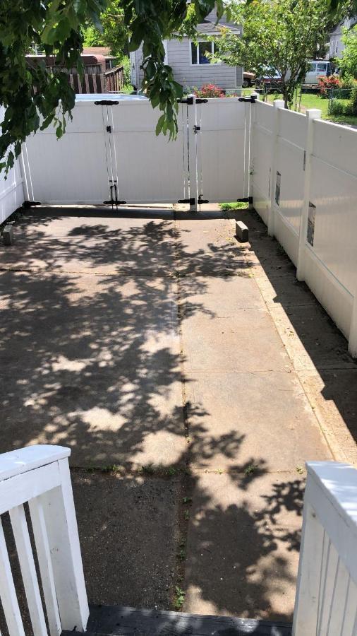 Cozzy Room With Private Entrance And Drive Way New York Esterno foto